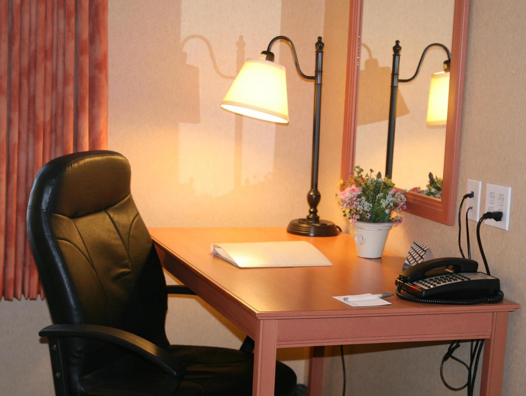 Hampton Inn & Suites לת'רופ מראה חיצוני תמונה