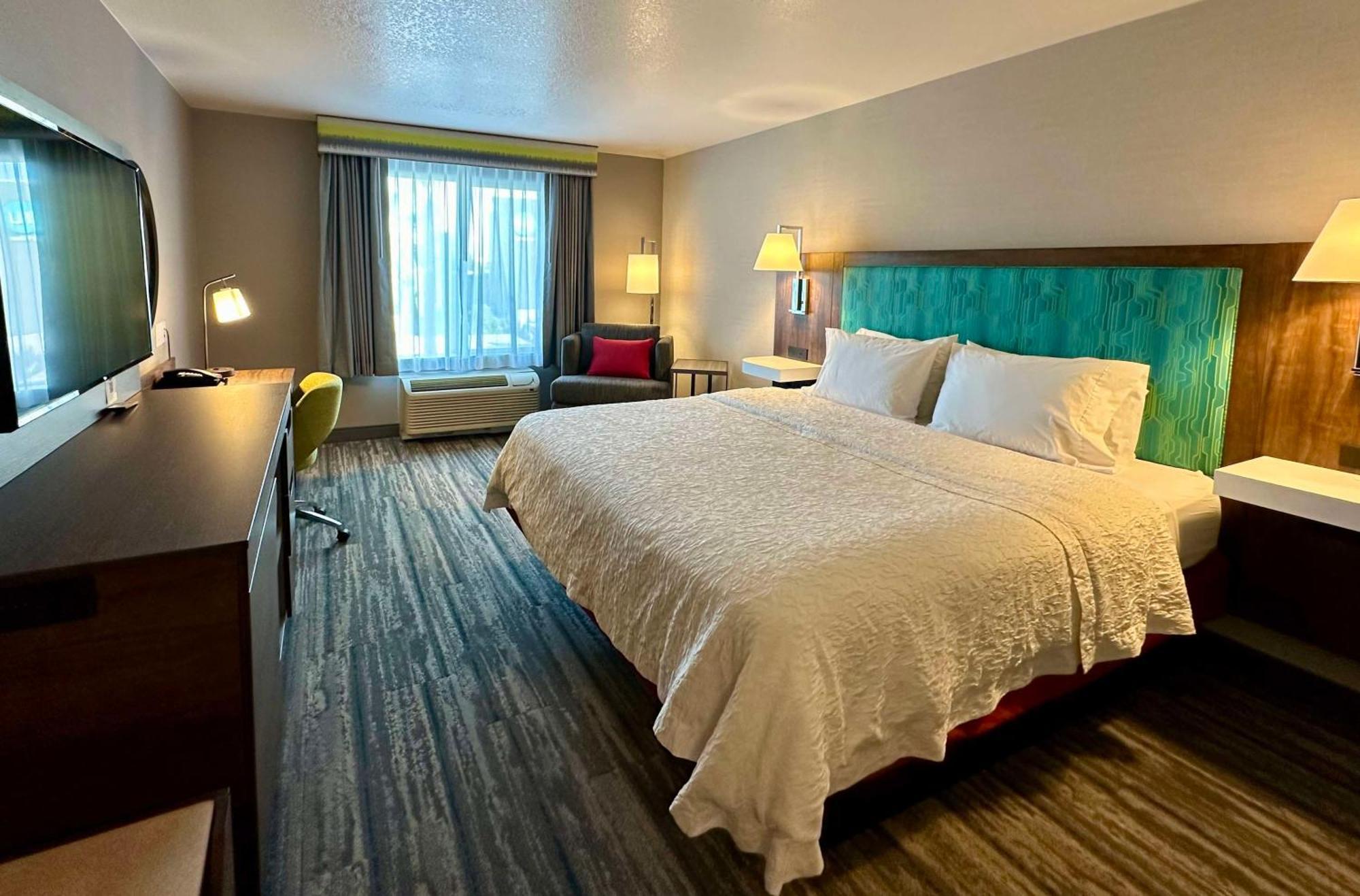 Hampton Inn & Suites לת'רופ מראה חיצוני תמונה