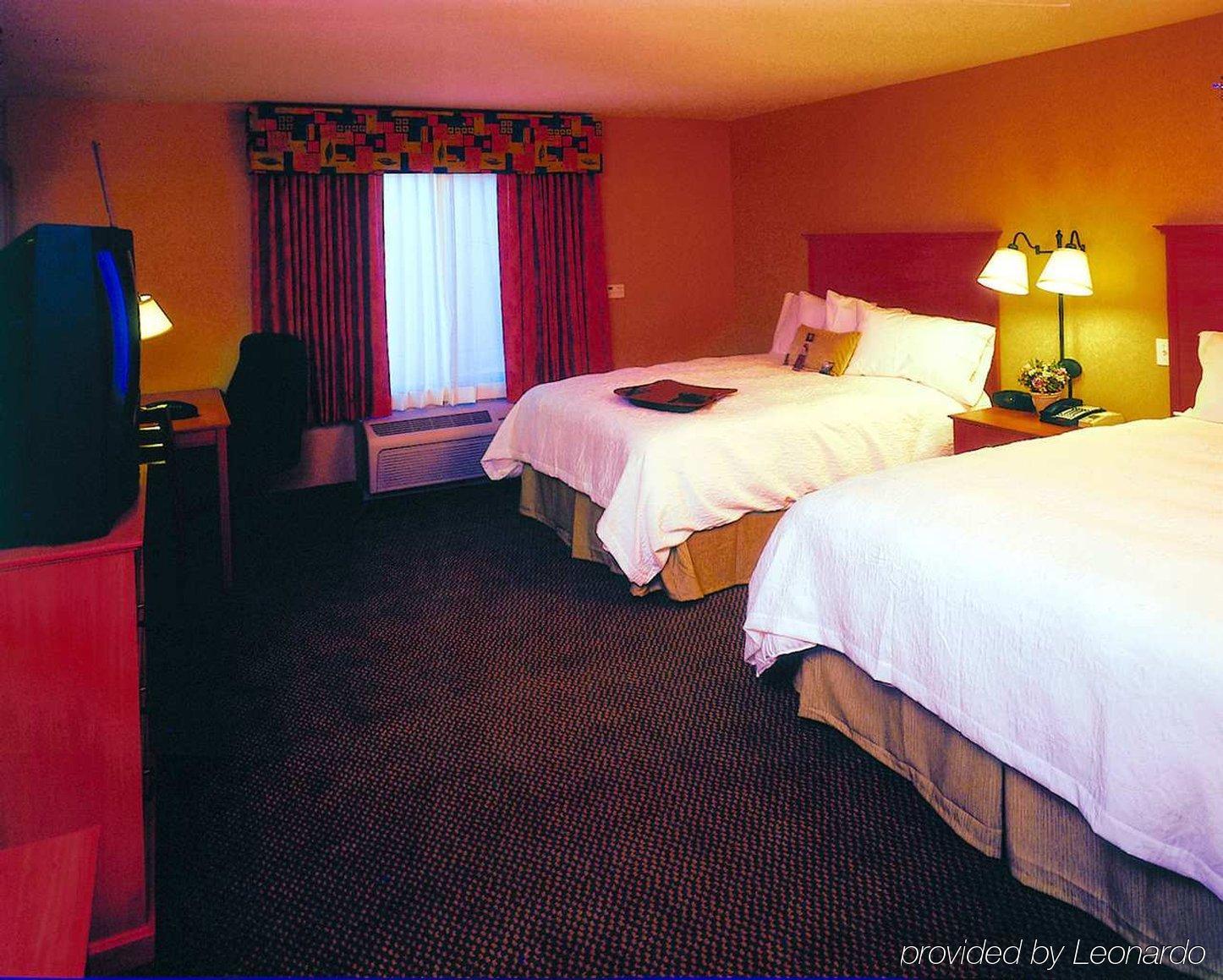 Hampton Inn & Suites לת'רופ חדר תמונה