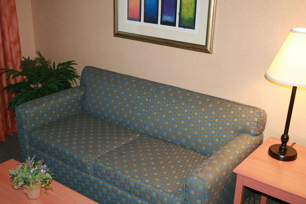Hampton Inn & Suites לת'רופ חדר תמונה