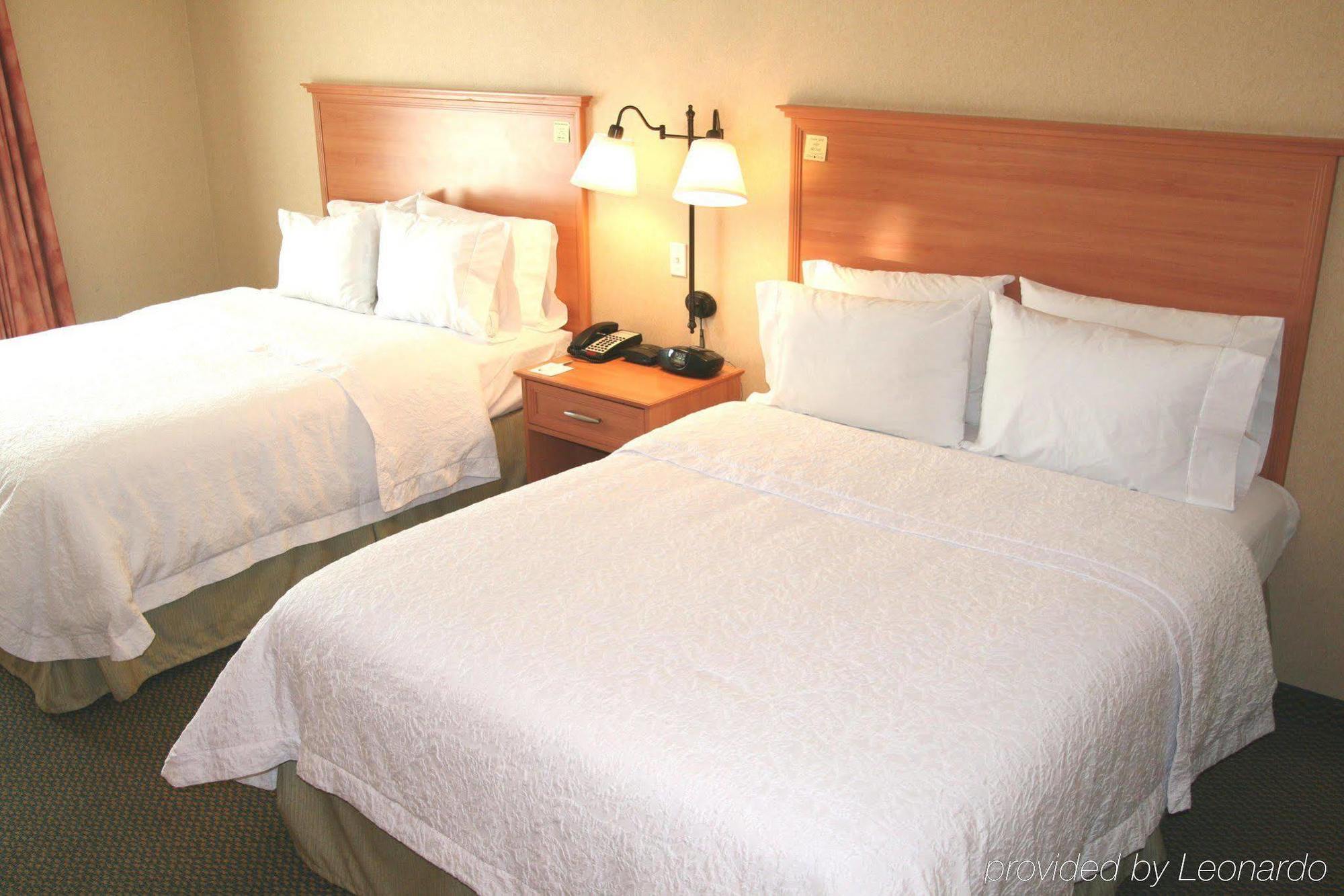 Hampton Inn & Suites לת'רופ מראה חיצוני תמונה