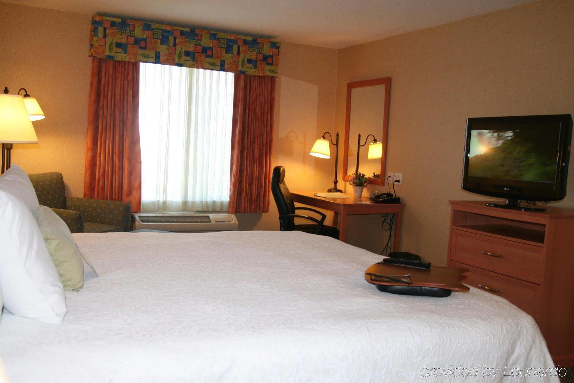 Hampton Inn & Suites לת'רופ חדר תמונה