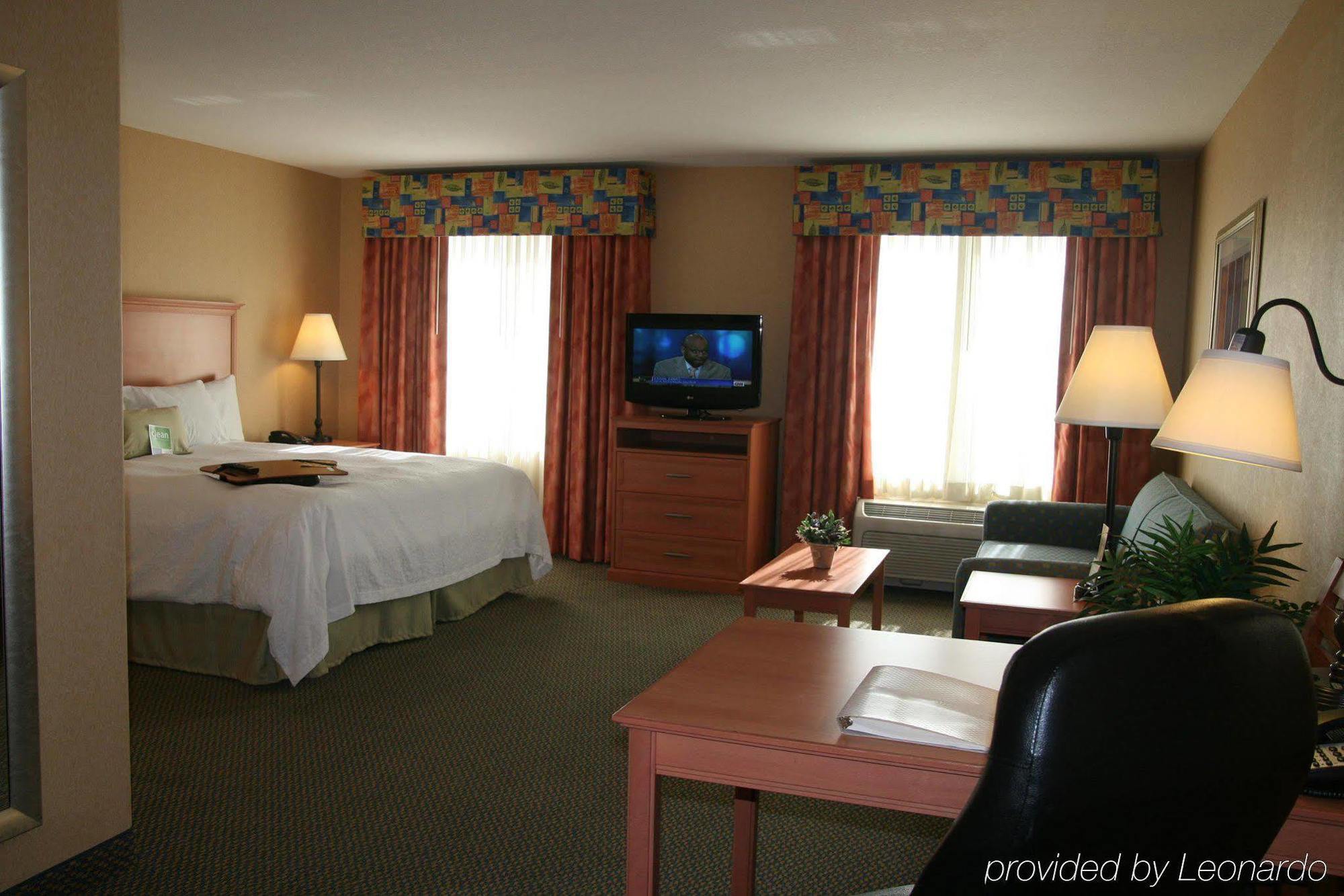 Hampton Inn & Suites לת'רופ חדר תמונה
