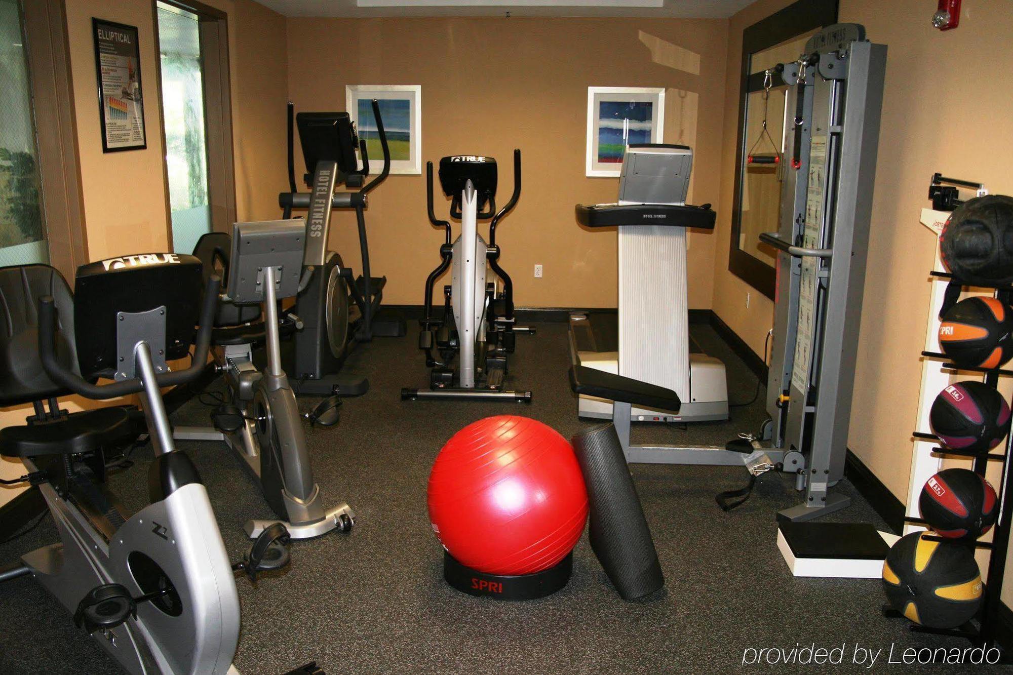 Hampton Inn & Suites לת'רופ מראה חיצוני תמונה